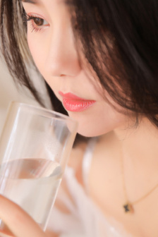 绫波芹